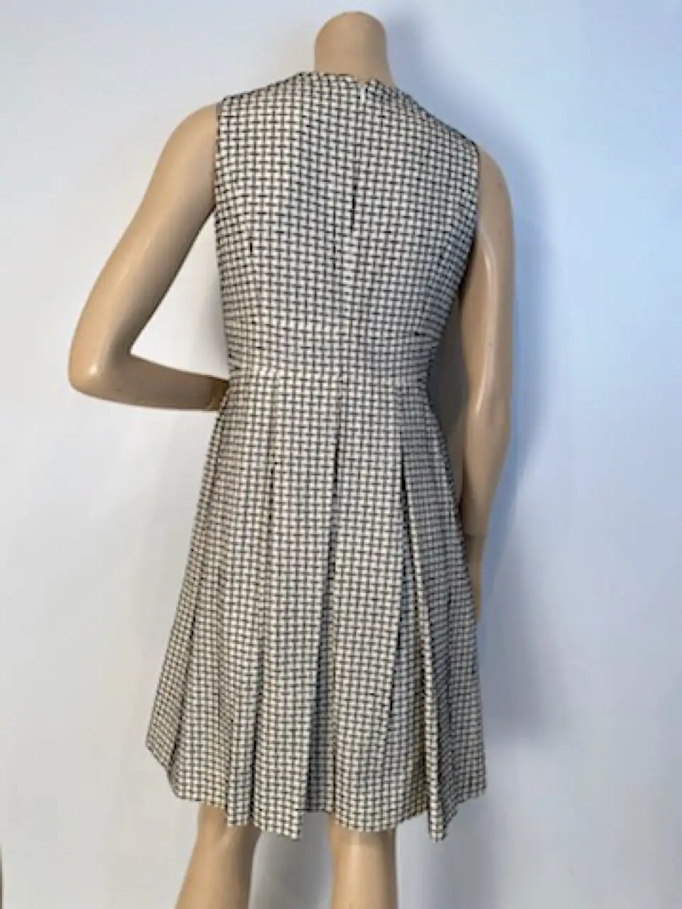 Chanel 10P, 2010 Spring Ecru/Black Tweed Jacket matching Dress 2 Piece Set FR 42 US 6