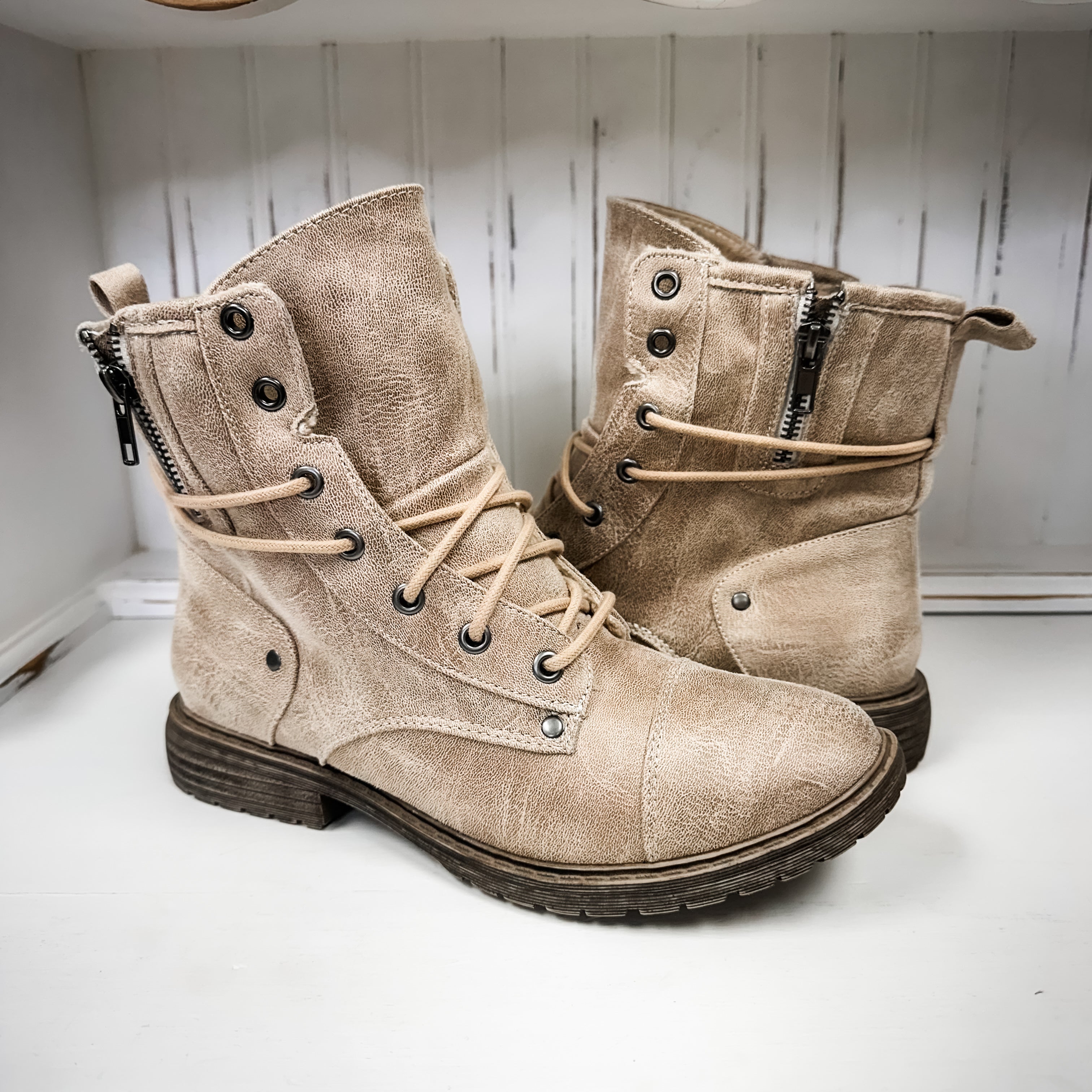 Kenia Boots - Cream