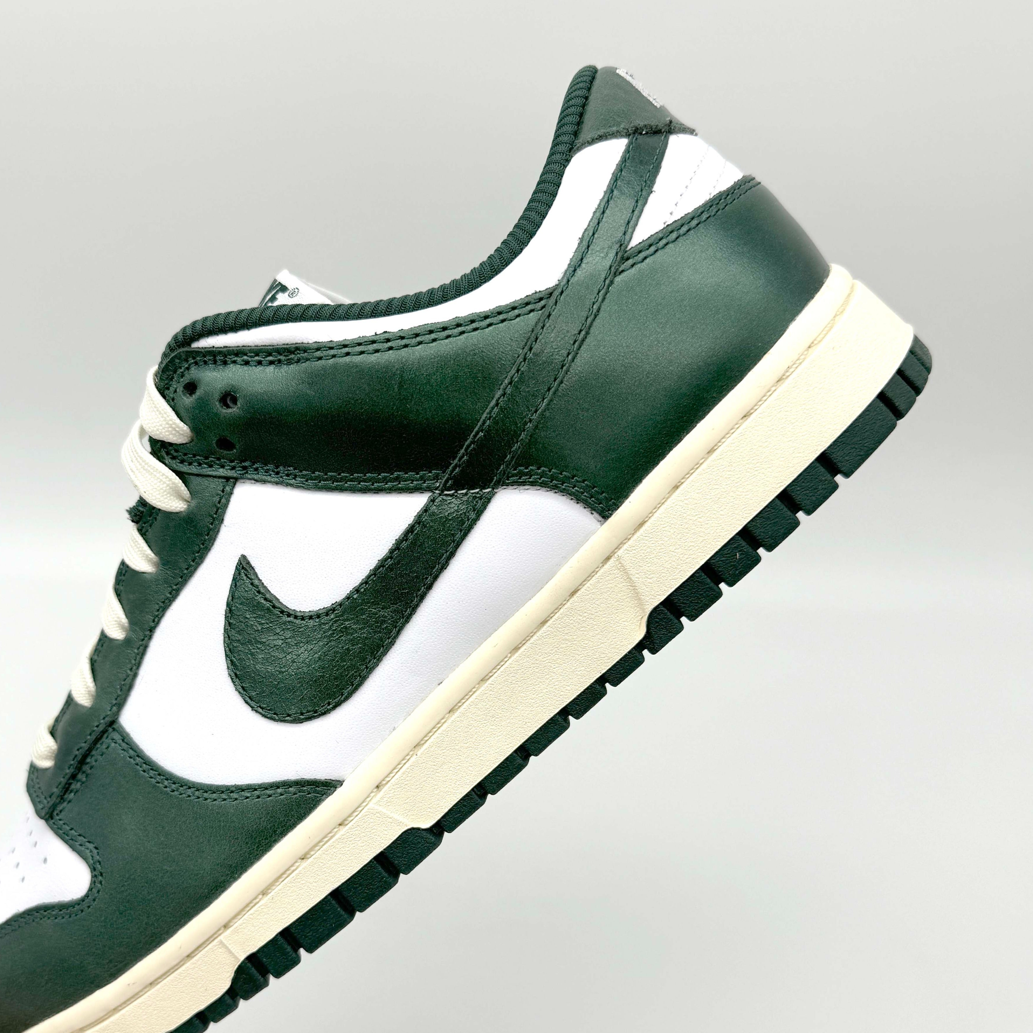 Nike Dunk Low Vintage Green