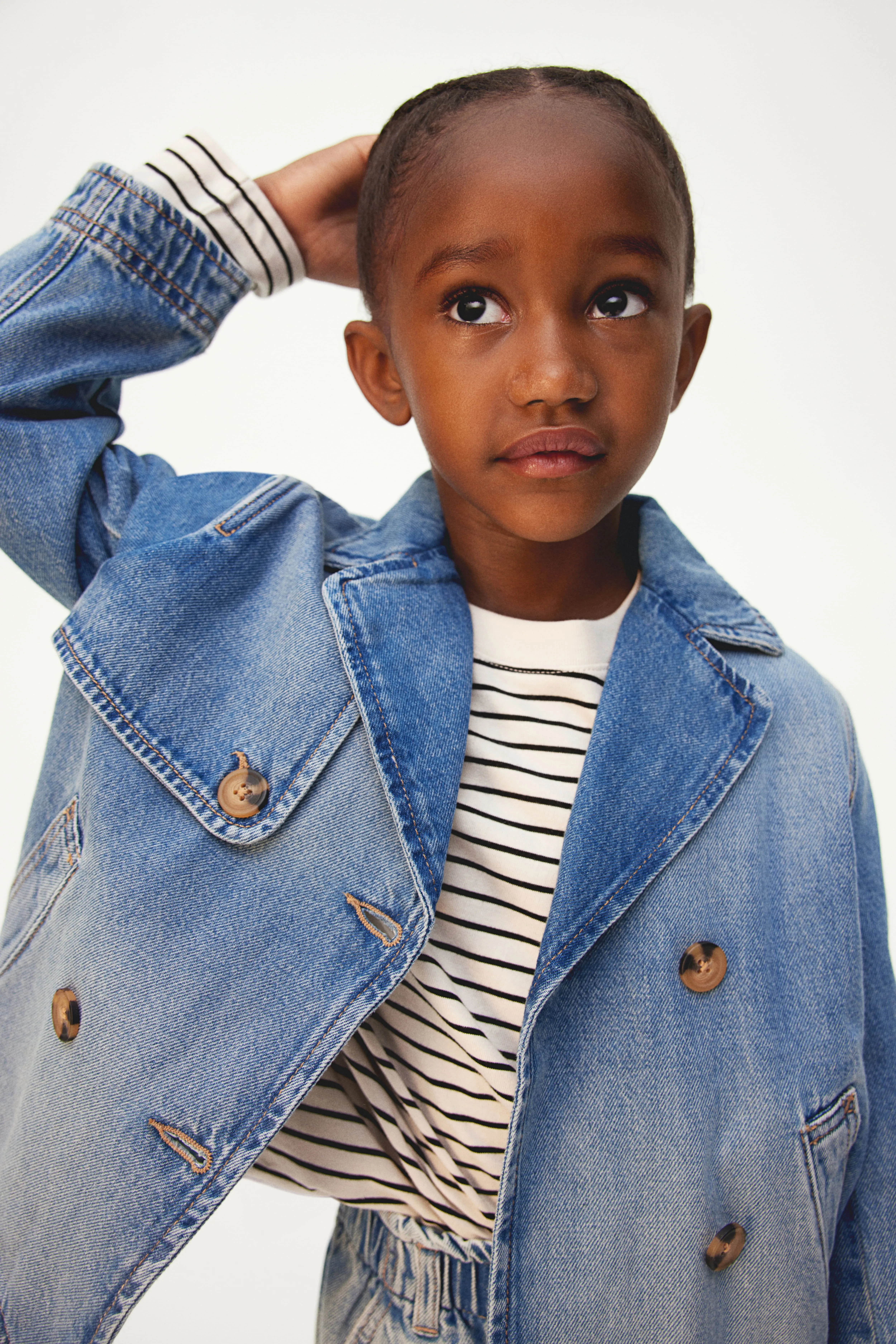 Short denim trench coat - V-neck - Long sleeve - Light denim blue - Kids | H&M GB