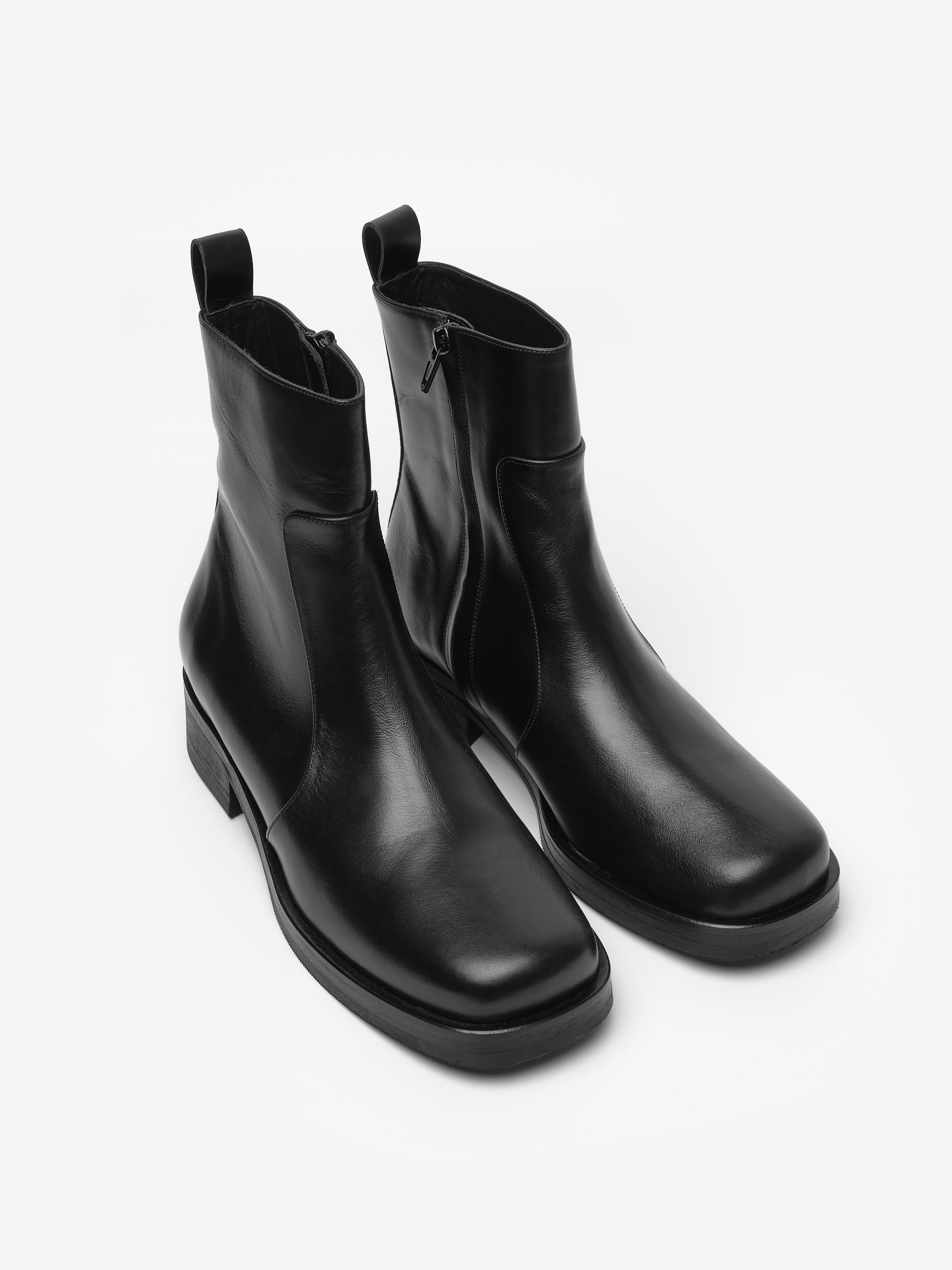 Women's Square Boot in Black